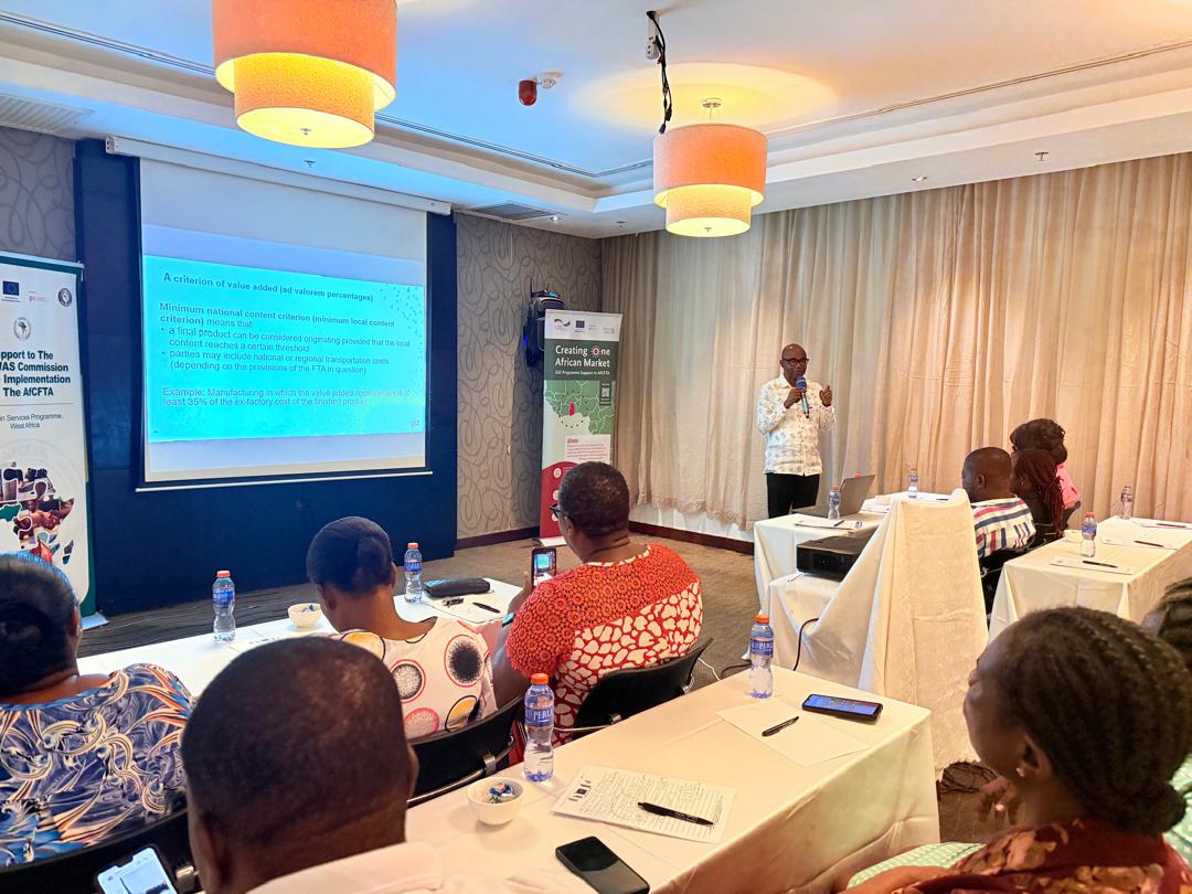 Customs classification training session in Accra